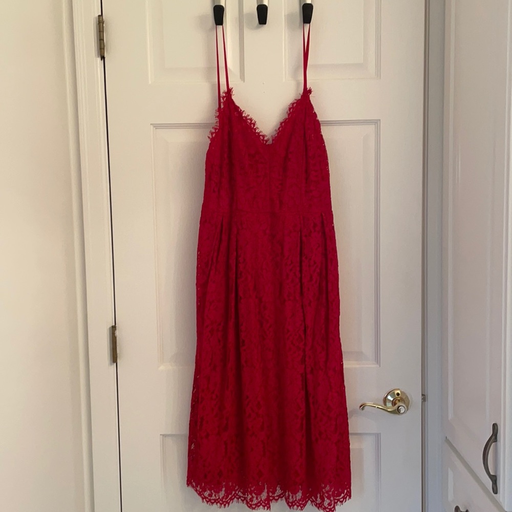 Brand new Red lace Lulus dress size L 8/10?